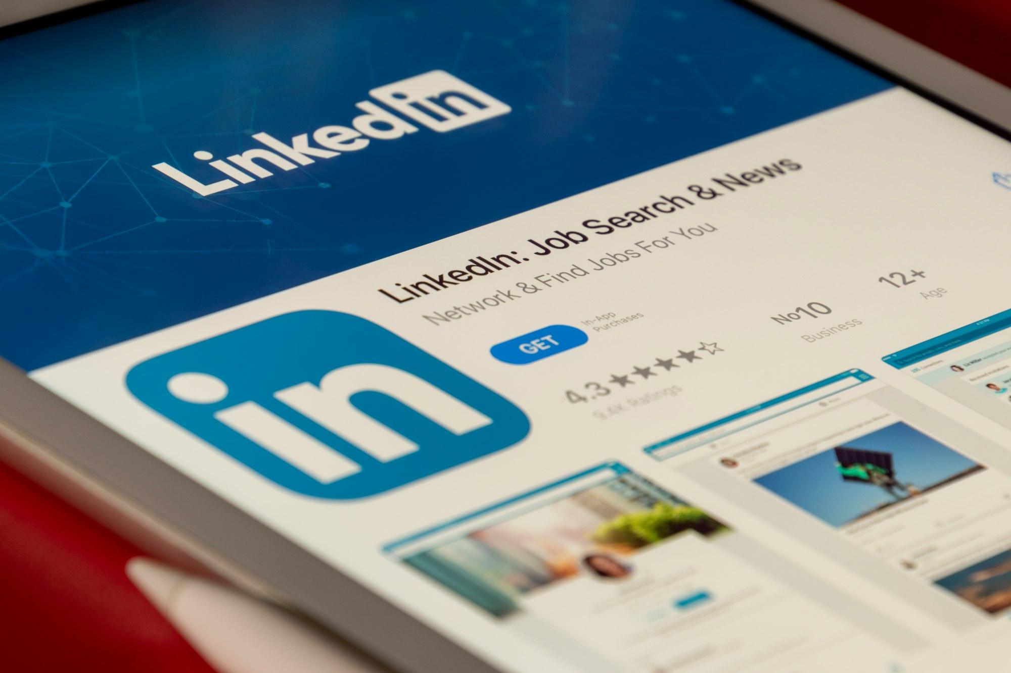 Revolutionize Your LinkedIn Profile with ChatGPT: A Guide to Optimal Personal Branding